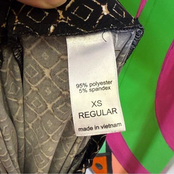 Maurices Black Patterned Wide Leg Pants for Dressy Occasions. Size XS. - Picture 6 of 7